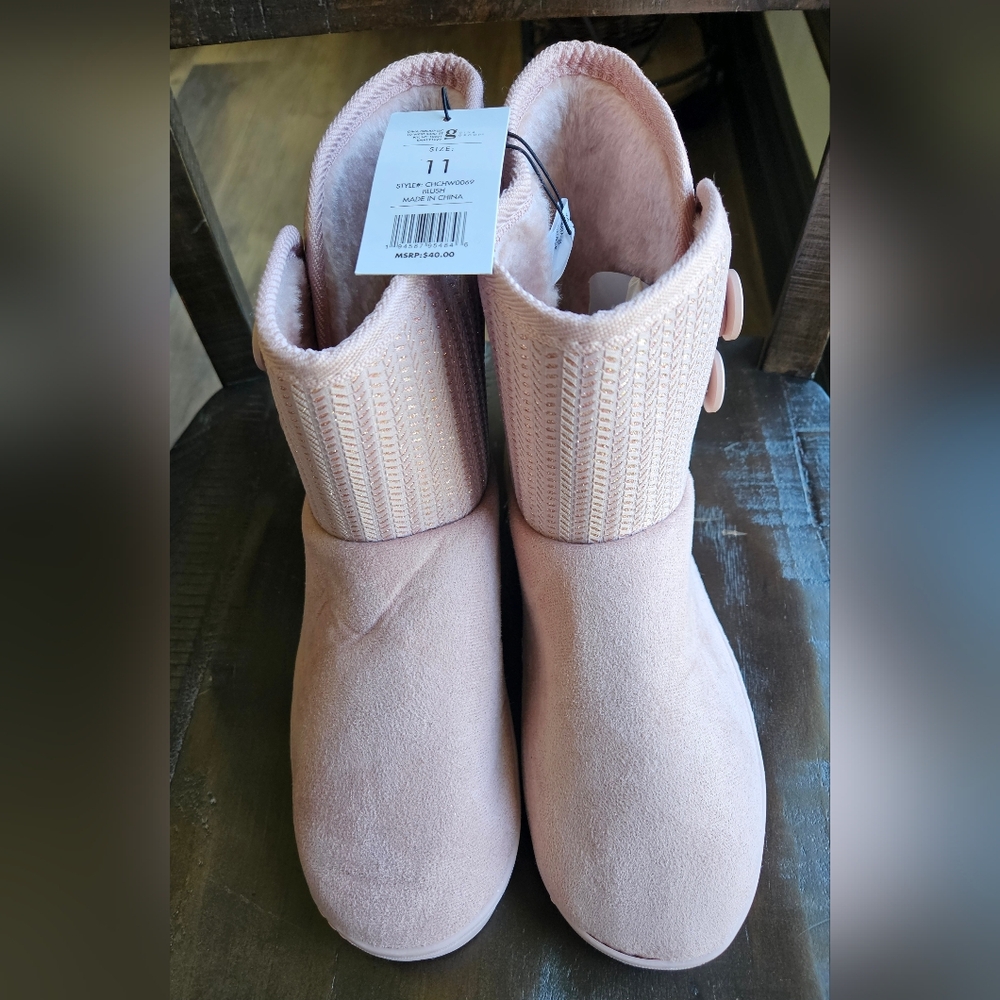 NWT Chatz Sherpa Boots, Women's Size 11/Pink Faux Fur Lining w Buttons & Sparkle